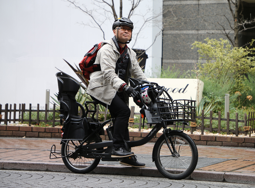 自宅から通勤先まで毎日自転車で通う疋田智さん