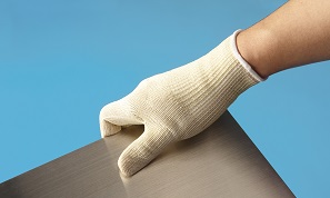 ステンレスワイヤー糸を用いた耐切創手袋の技術開発（2012年特許取得）